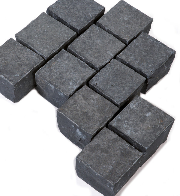 „Basalt Edelkleinpflaster Mekong 10x10x8 cm anthrazit – Hochwertiges Natursteinpflaster für Reihenpflaster und dekorative Flächen“

