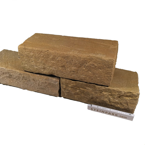 Quarz-Sandstein Mauerstein Golden Sun 14-16x20x30-50 cm gelb-hellbeige – Hochwertiger Naturstein für Mauerbau und Gartengestaltung