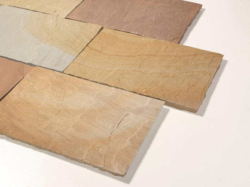 Quarz-Sandstein Polygonalplatte Toskana gelblich-rötlich-beige-bunt – Spaltraue Natursteinplatte mit unregelmäßig gebrochenen Kanten für Außenbereiche